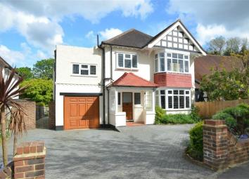Detached house For Sale in Croydon