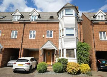 Semi-detached house For Sale in Chelmsford