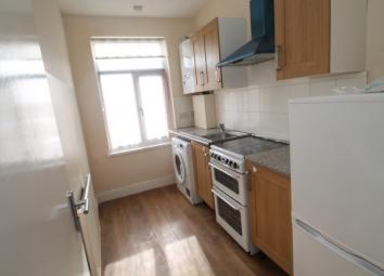 Flat To Rent in Caterham