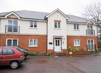 Flat To Rent in Crawley