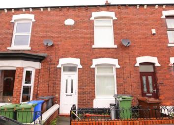 Terraced house For Sale in Hyde