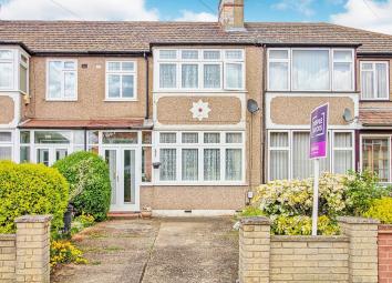 Terraced house For Sale in Romford