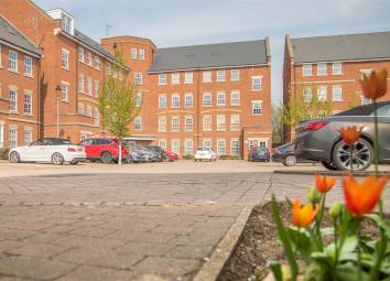 Flat For Sale in Aylesbury