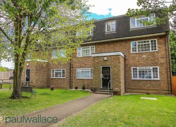 Flat For Sale in Waltham Cross