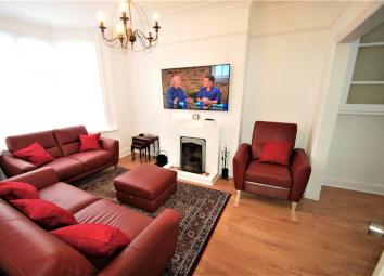 Terraced house To Rent in Wembley