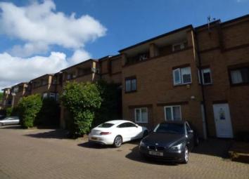 Terraced house For Sale in Milton Keynes