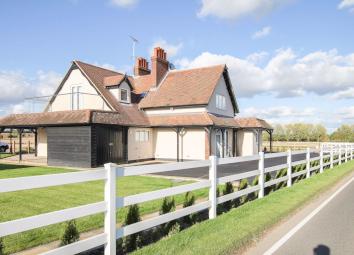 4 Bedroom Detached house to rent