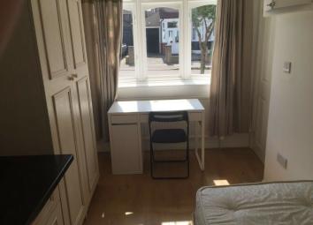 Studio To Rent in Ilford