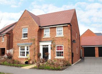 Detached house For Sale in Littlehampton