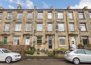 Terraced house For Sale in Sowerby Bridge