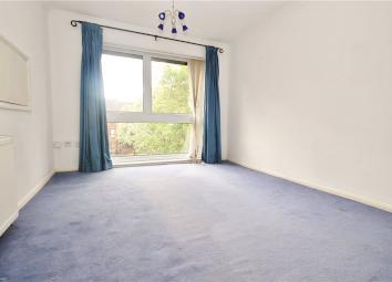 Flat To Rent in Shepperton