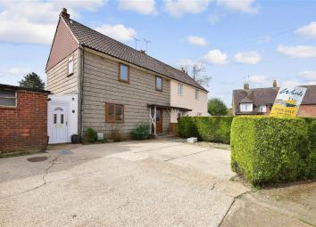 Semi-detached house For Sale in Ashford