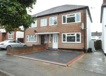 Semi-detached house To Rent in Ruislip