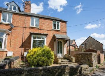 Terraced house For Sale in Brackley