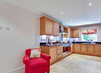 Detached house For Sale in Faringdon