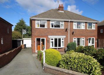 Semi-detached house To Rent in Mold