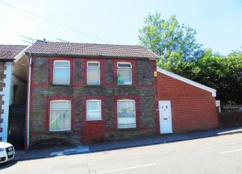 Detached house For Sale in Porth