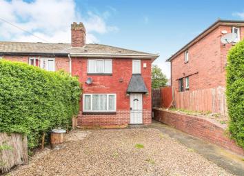 End terrace house For Sale in Leeds