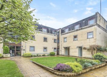 Flat For Sale in Cirencester