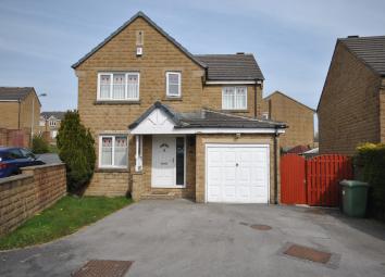 Detached house To Rent in Bradford