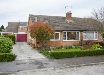 Semi-detached bungalow For Sale in York