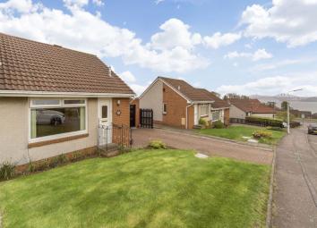 Semi-detached bungalow For Sale in Dunfermline