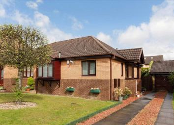 Bungalow For Sale in Glasgow