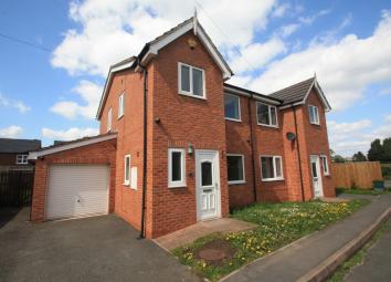 Semi-detached house To Rent in Winsford