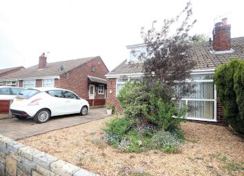 Bungalow For Sale in Leigh