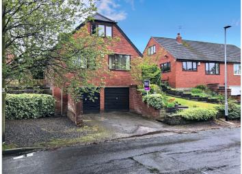 Detached house For Sale in Ashton-under-Lyne