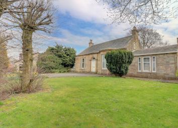 Detached house For Sale in Shotts