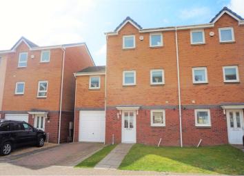 Town house For Sale in Llanelli