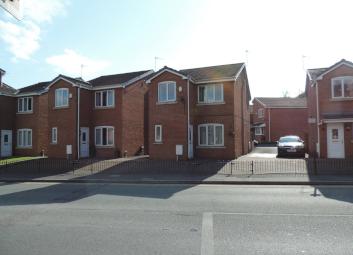 Detached house To Rent in Oldham
