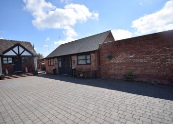 Detached bungalow To Rent in Newcastle-under-Lyme