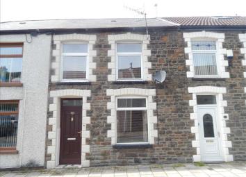 Terraced house To Rent in Porth