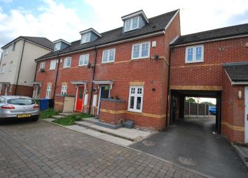 Town house For Sale in Stockport