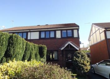 Semi-detached house To Rent in Hyde