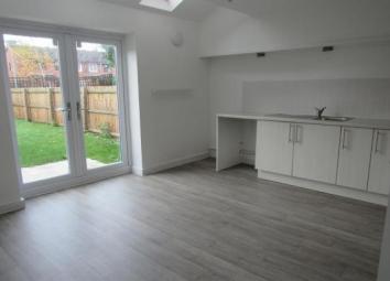 Town house To Rent in Salford