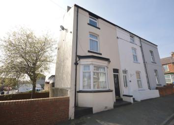 Terraced house For Sale in Scarborough