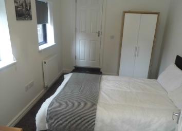 Terraced house To Rent in Salford