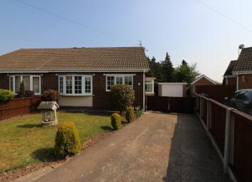 Semi-detached bungalow For Sale in Doncaster