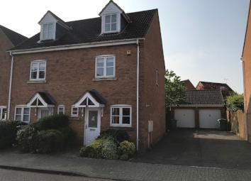 Semi-detached house To Rent in Grantham