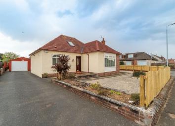 Detached bungalow For Sale in Prestwick
