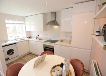 Terraced house For Sale in Newark