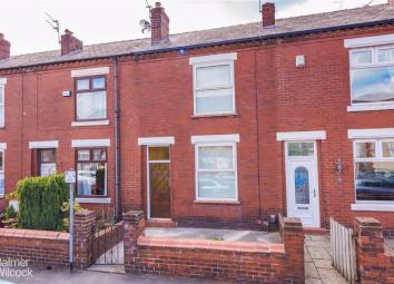 Terraced house To Rent in Leigh
