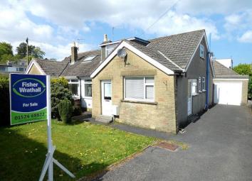 Semi-detached bungalow For Sale in Lancaster