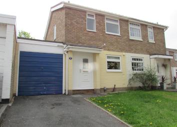 Semi-detached house To Rent in Tamworth