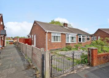 Semi-detached bungalow For Sale in Wigan
