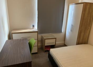 Flat To Rent in Hull