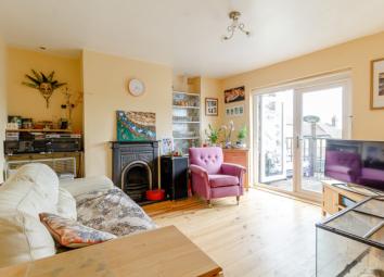 Semi-detached house For Sale in Cleckheaton